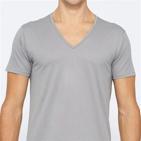 uniqlo's airism undershirts